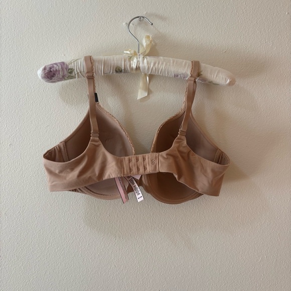 Victoria's Secret Body By Victoria Perfect Coverage Nude Bra-NWWT - Picture 2 of 6
